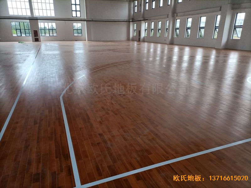 江蘇宿遷運(yùn)河路學(xué)校運(yùn)動(dòng)木地板施工案例