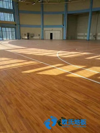 承接運(yùn)動(dòng)場木地板