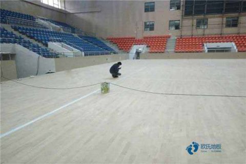 25厚運(yùn)動場館地板哪個(gè)牌子比較好